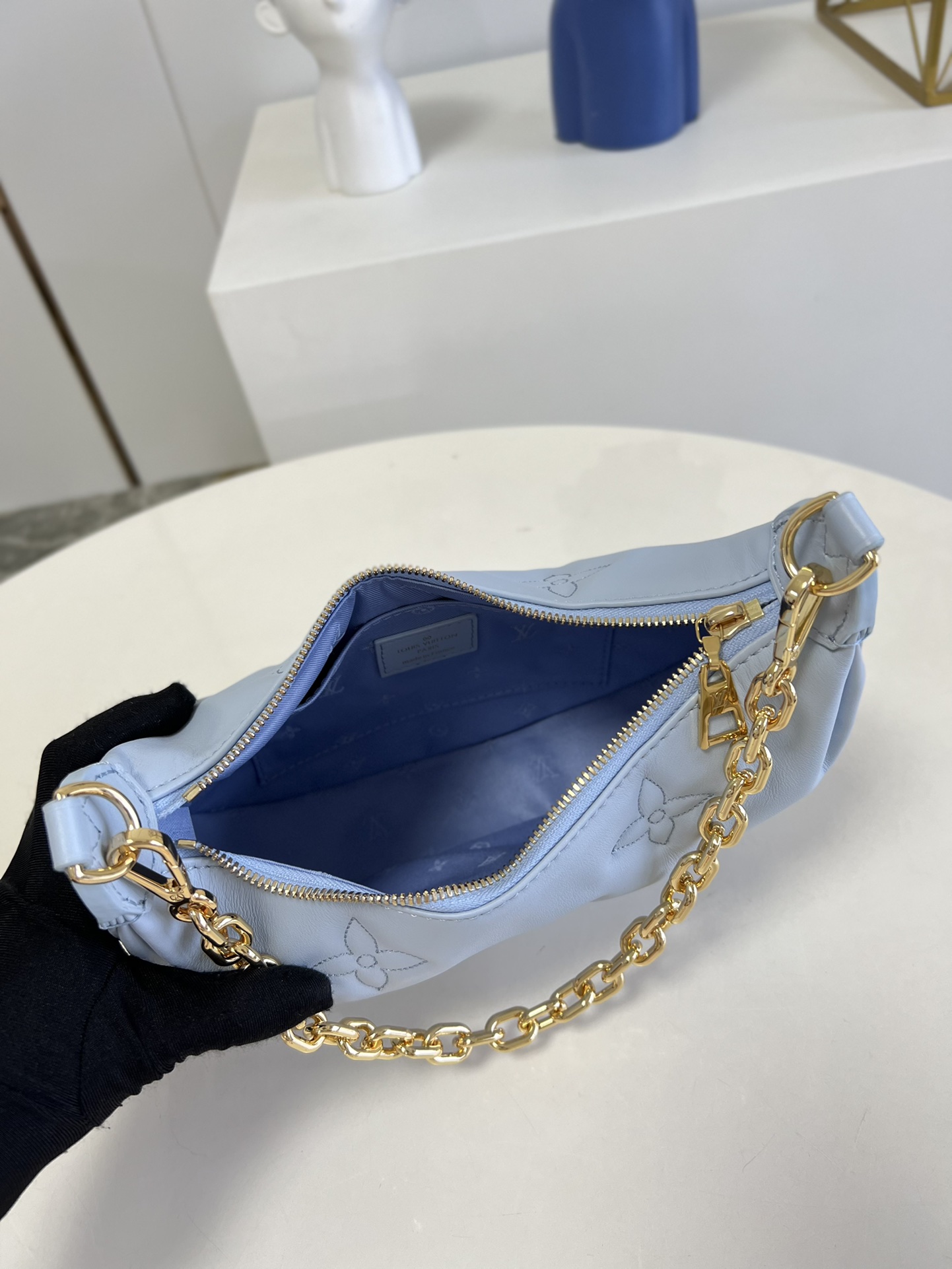 L0vis Vvtt0n Over The Moon bag M59825