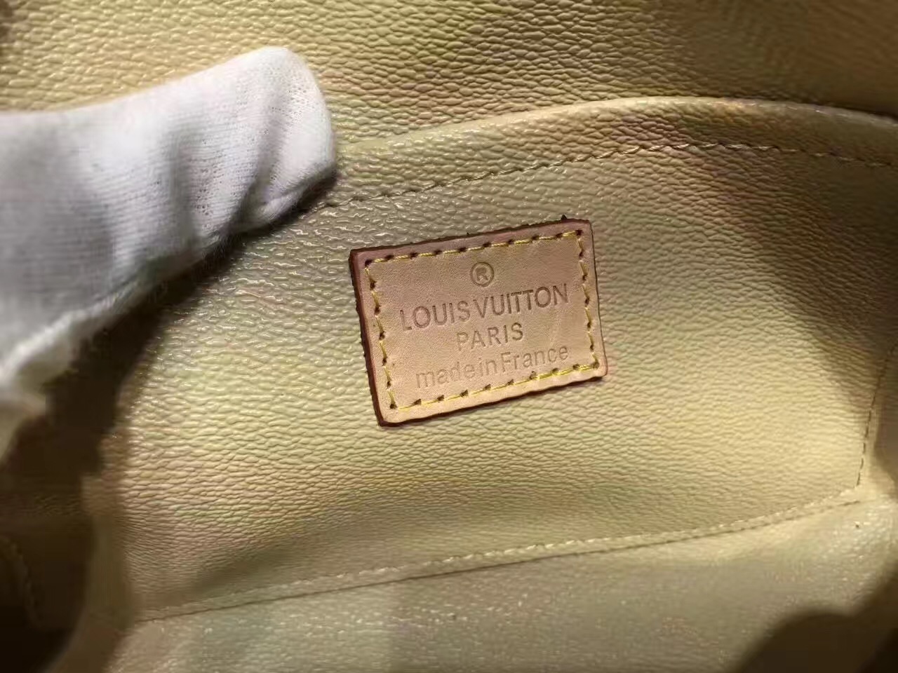 LV Cosmetic Bag M47515