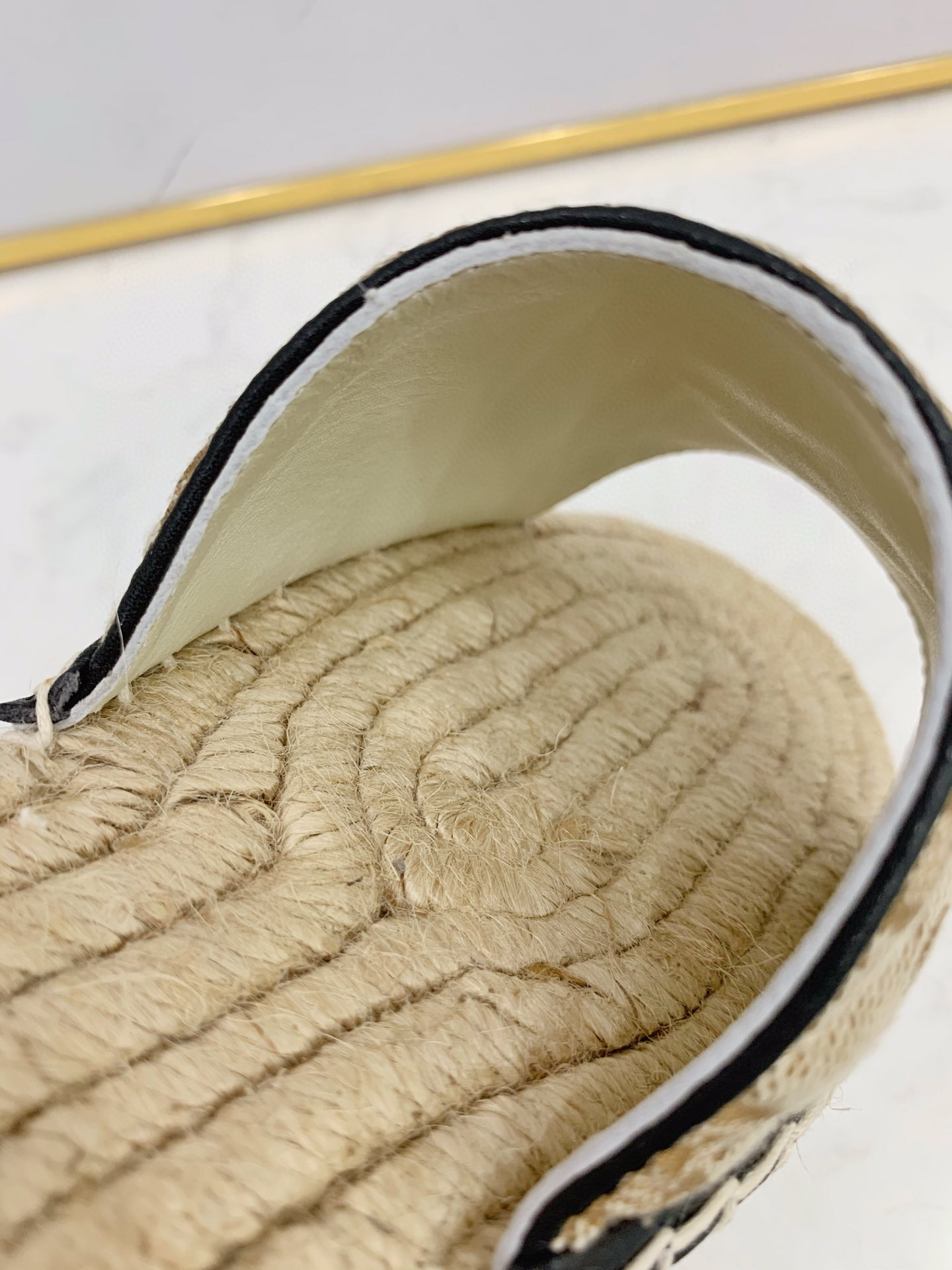 Gvc*1 sandals 034