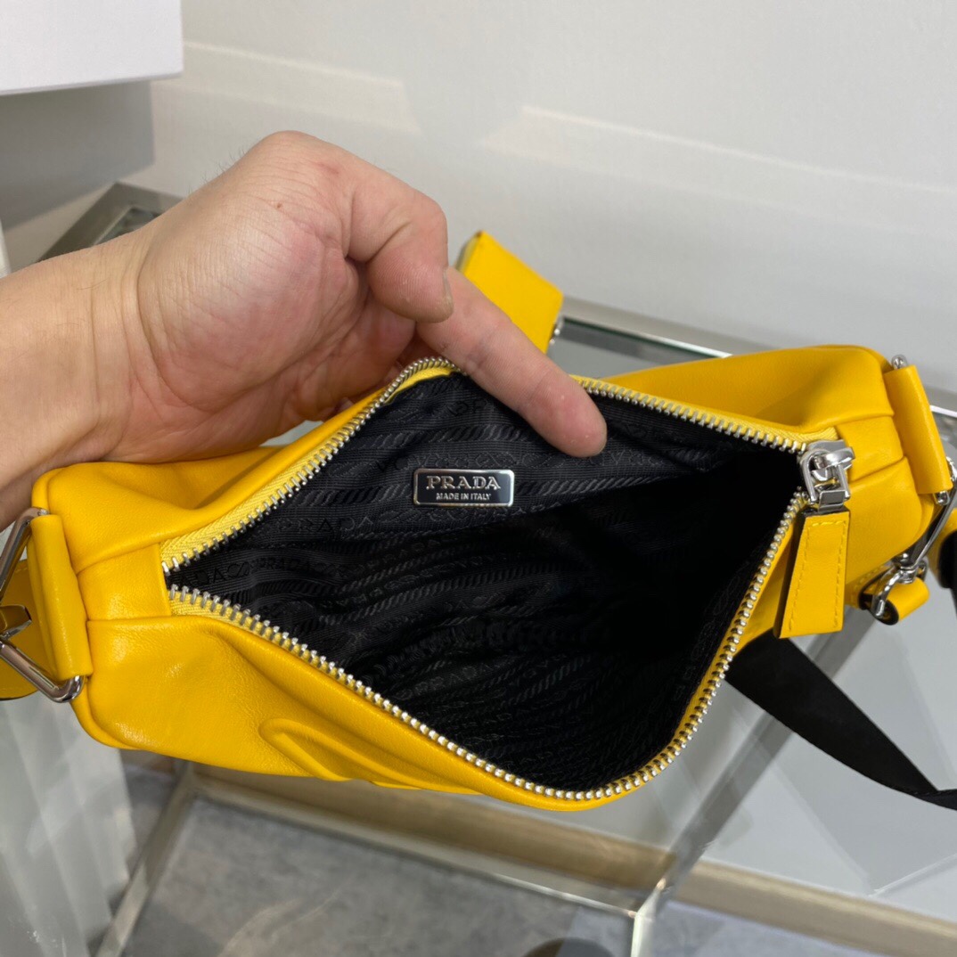 Pra*a Triangle leather shoulder bag