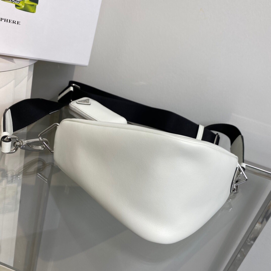 Pra*a Triangle leather shoulder bag white