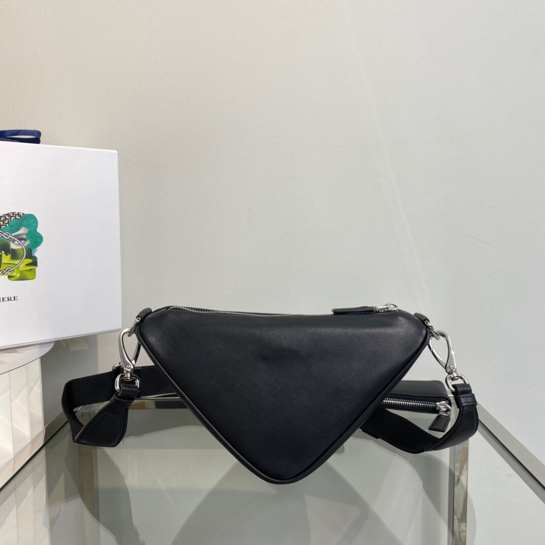 Pra*a Triangle leather shoulder bag black