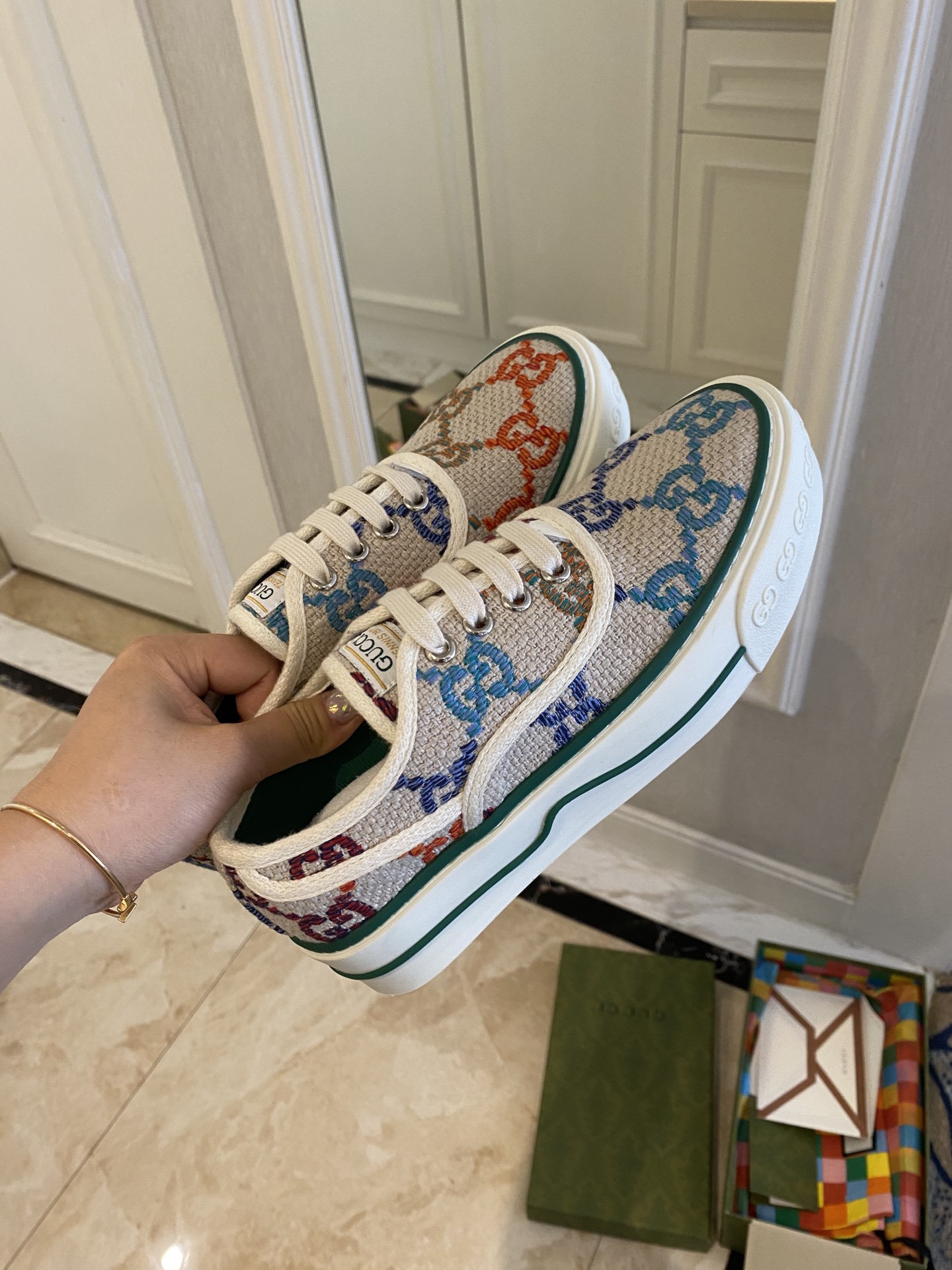 Gvc*1 Sneaker 001