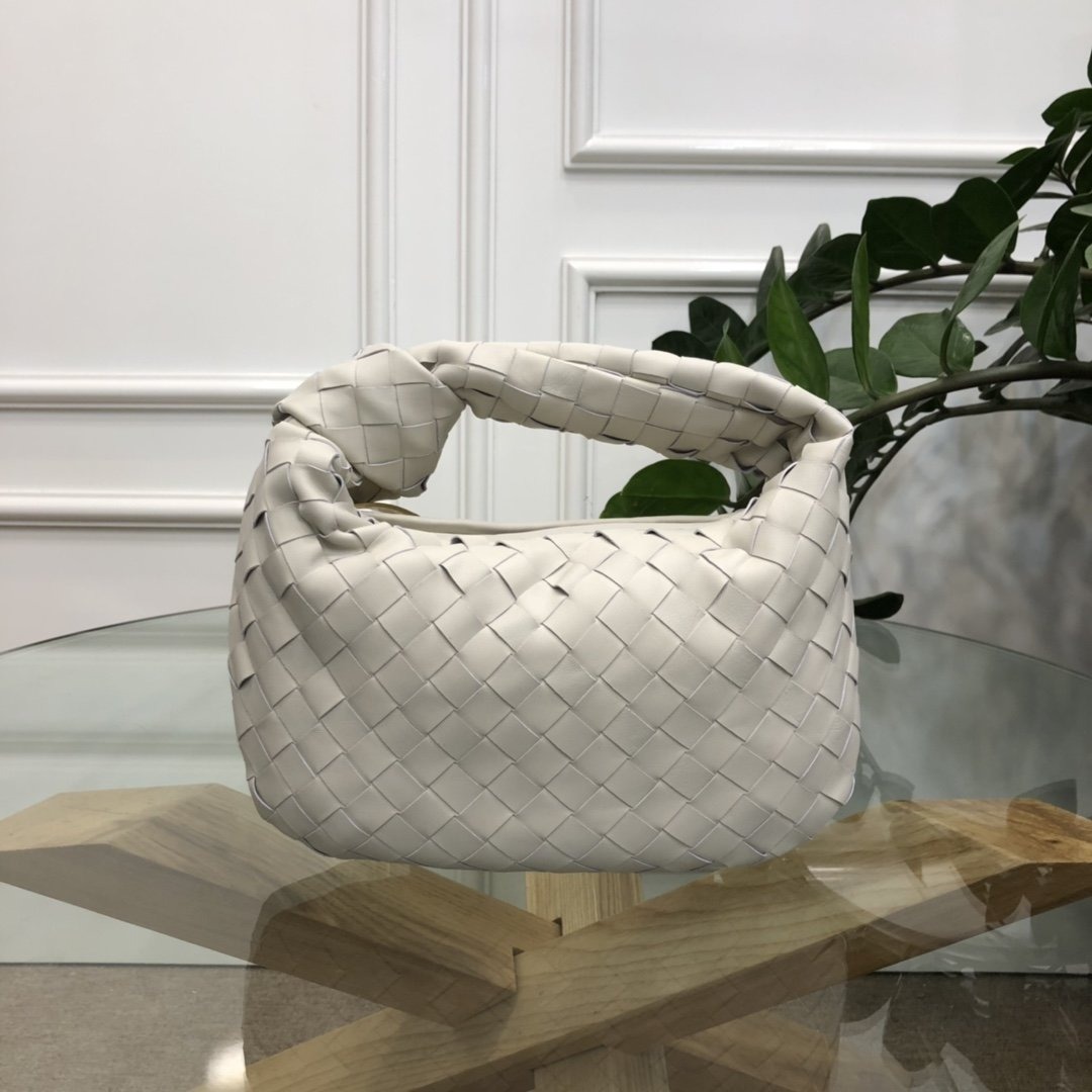 B0tt*ga Ven*ta bag white 23cm
