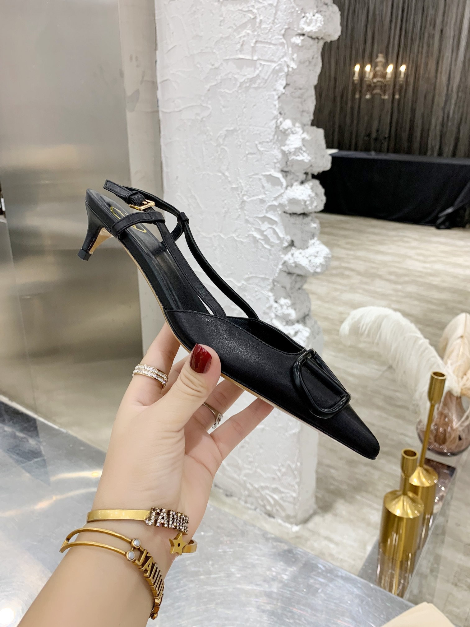 Va1e*ntin0 black heels