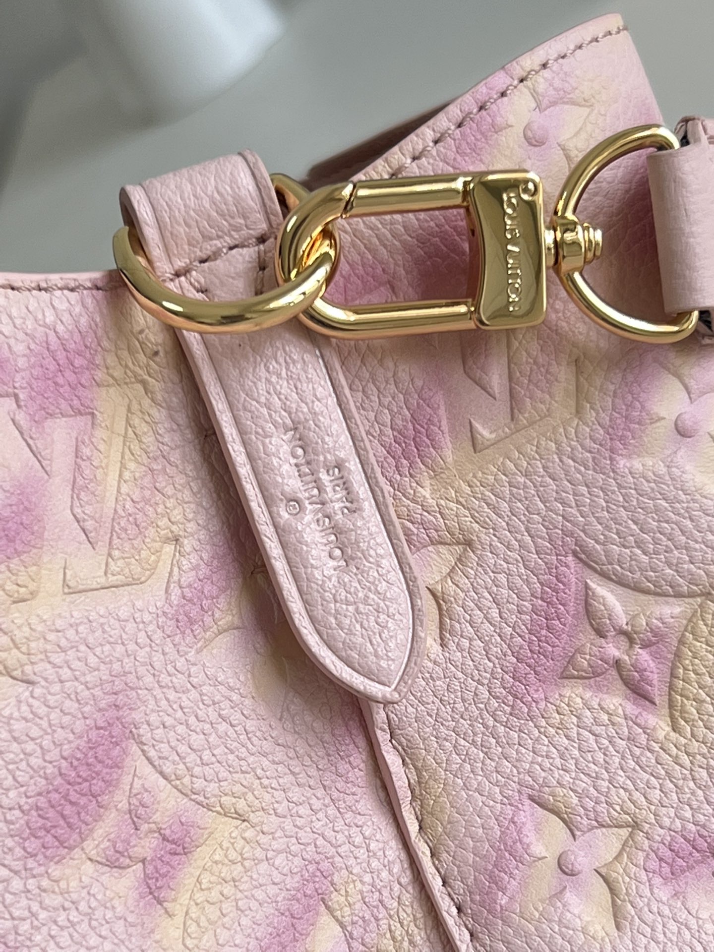 LV NÉONOÉ BB BUCKET BAG Pink M46174