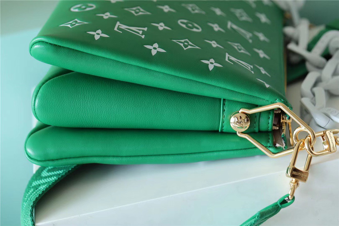 L0vis Vvtt0n Coussin Bag Green