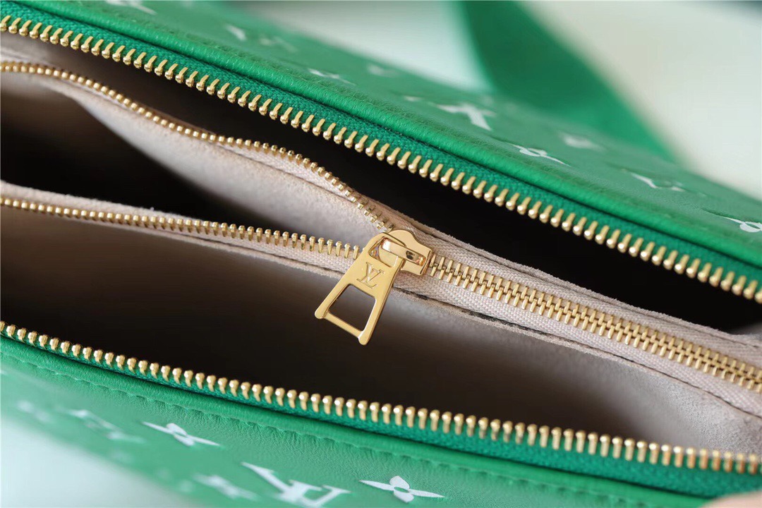 L0vis Vvtt0n Coussin Bag Green