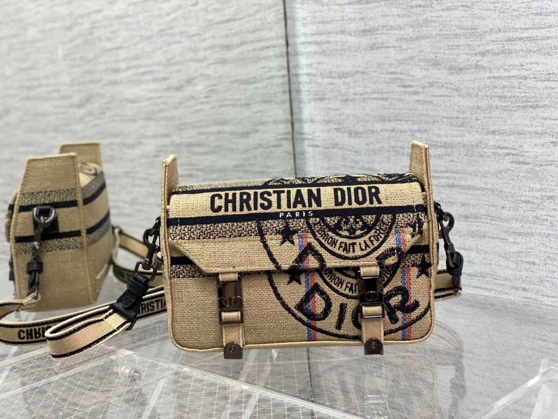 D10r Camp Bag