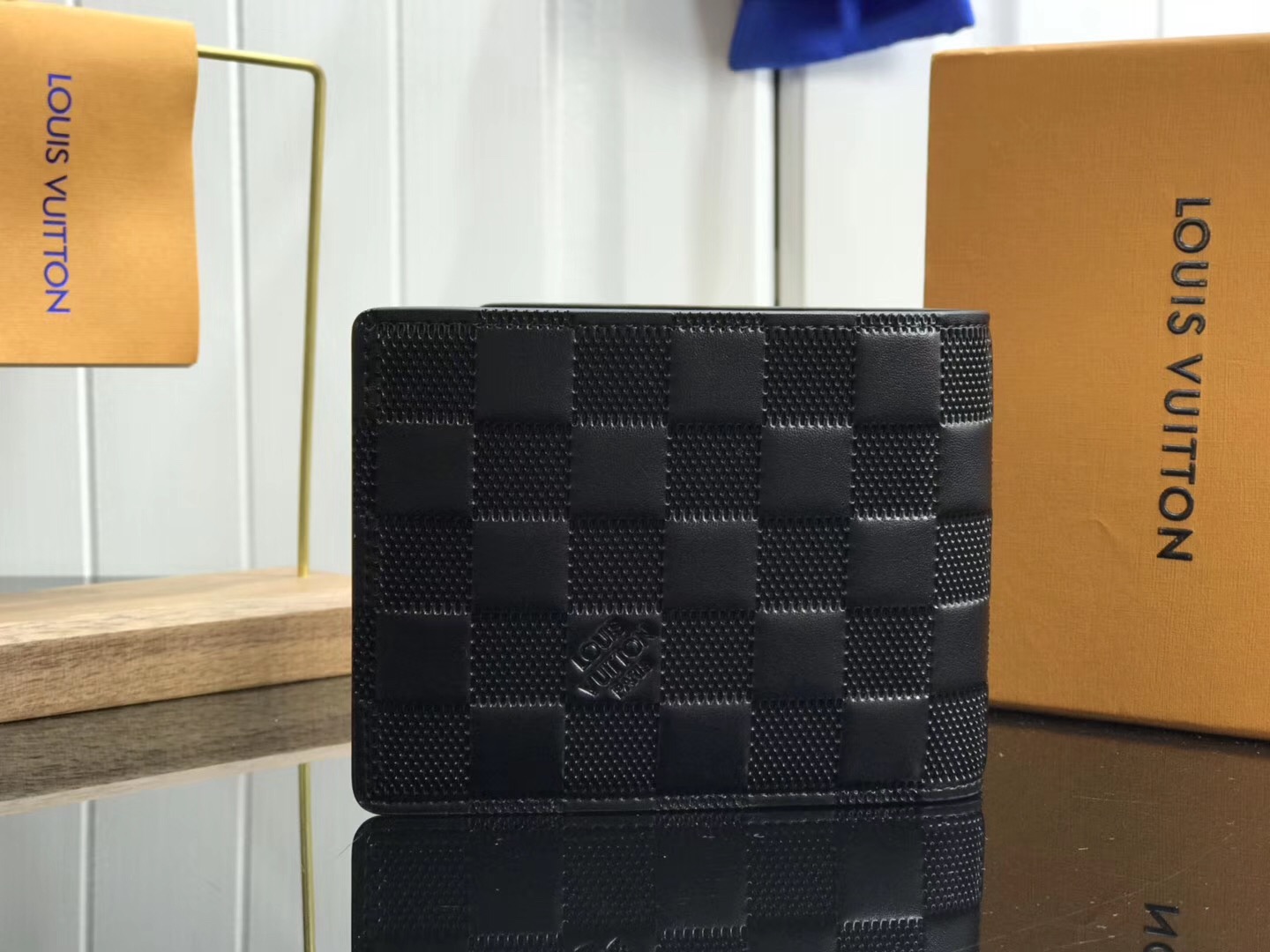 LV MULTIPLE WALLET M60895