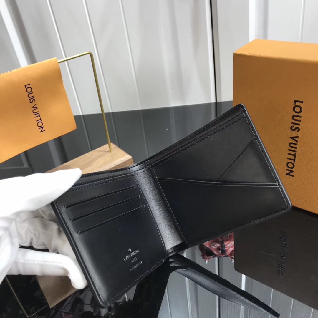 LV MULTIPLE WALLET M60895
