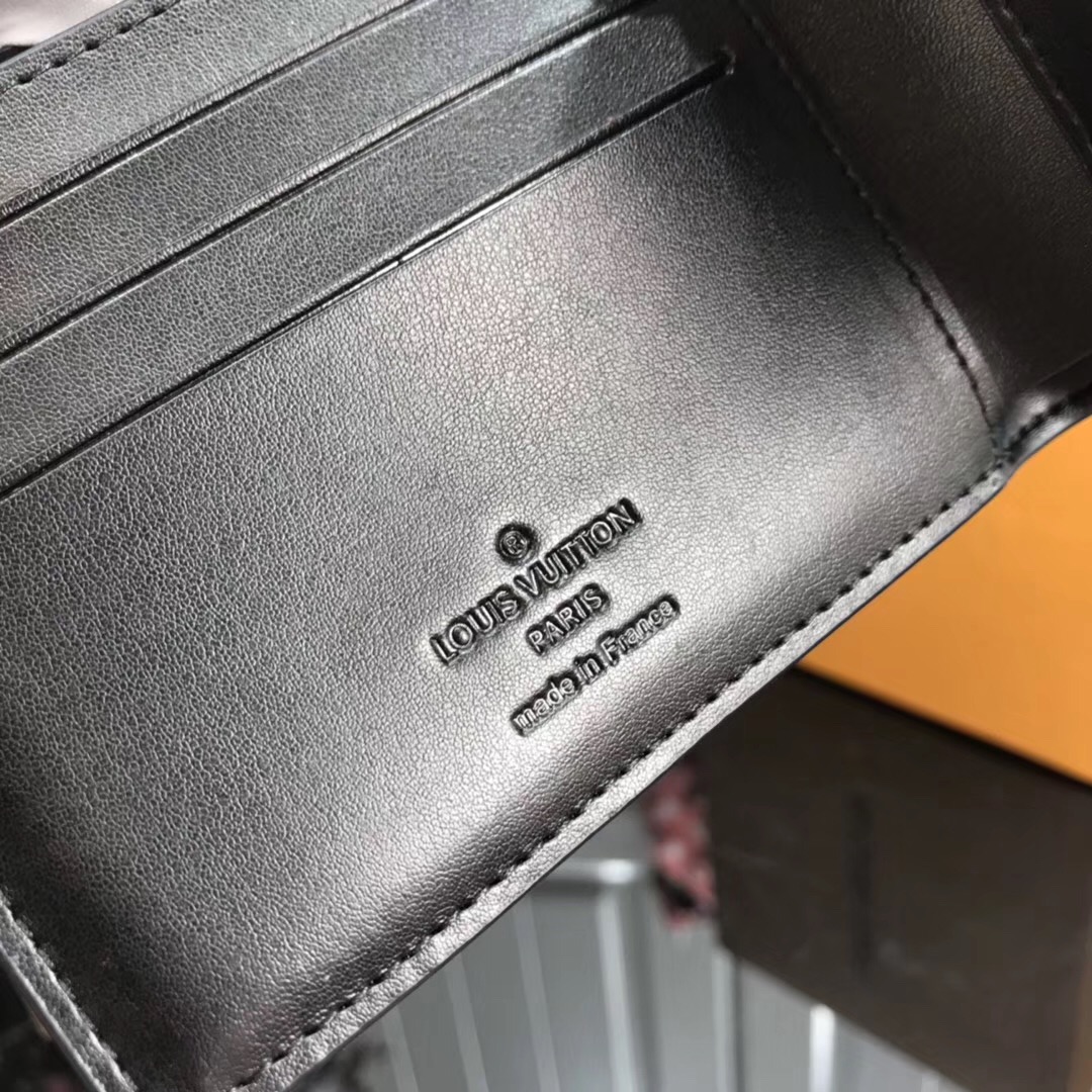 LV MULTIPLE WALLET M60895