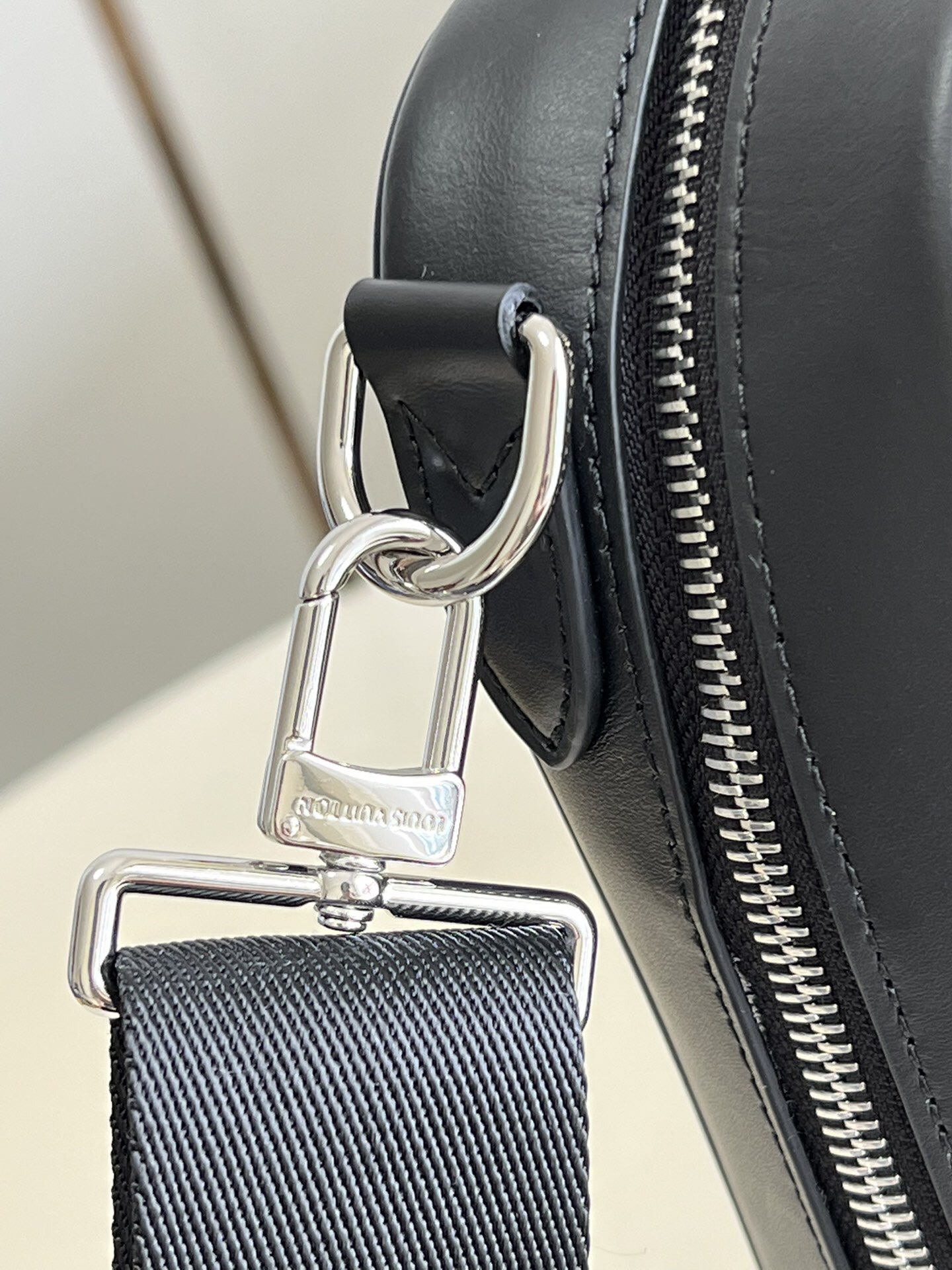 LV SIRIUS BRIEFCASE N45288