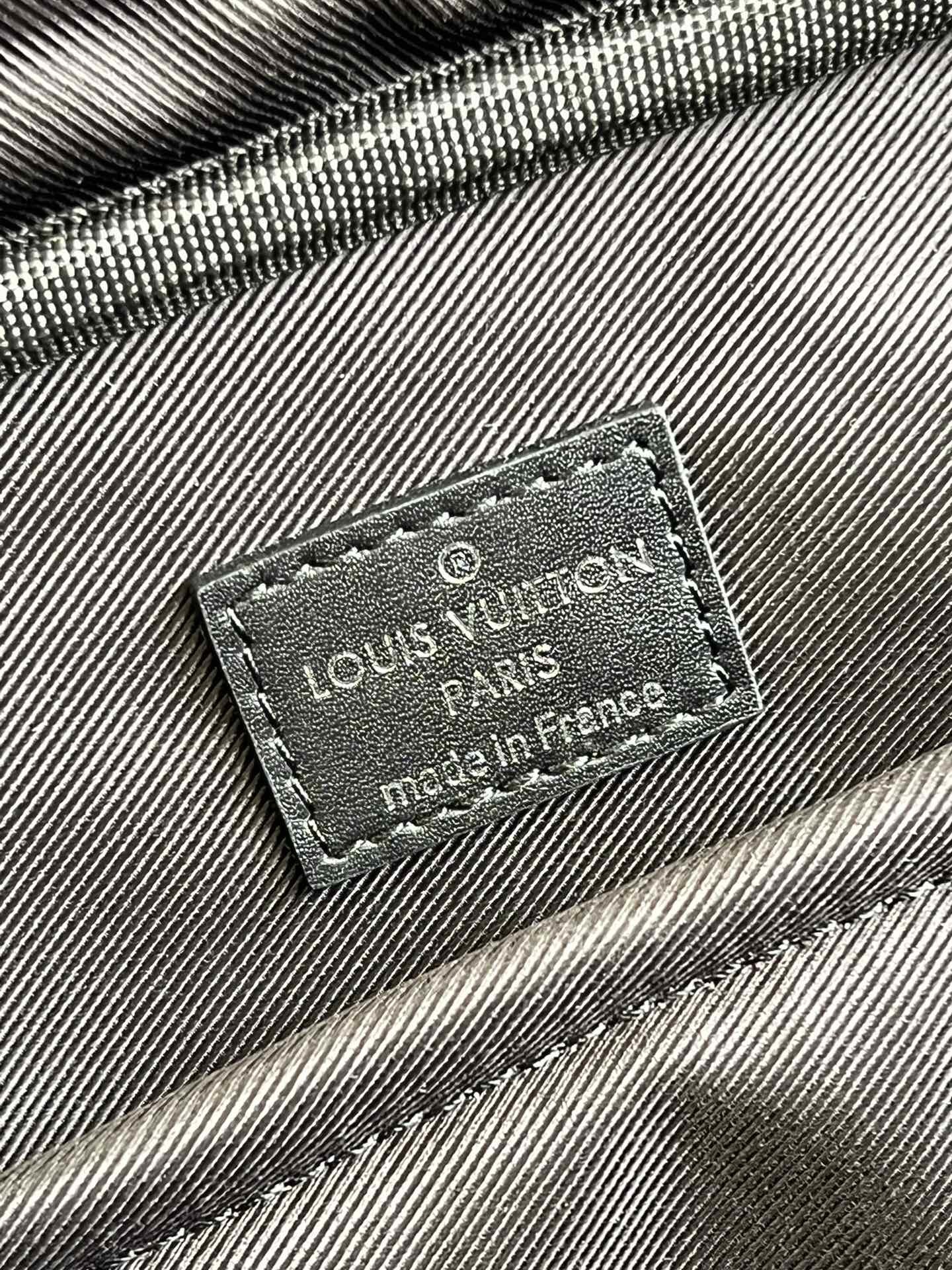 LV SIRIUS BRIEFCASE N45288
