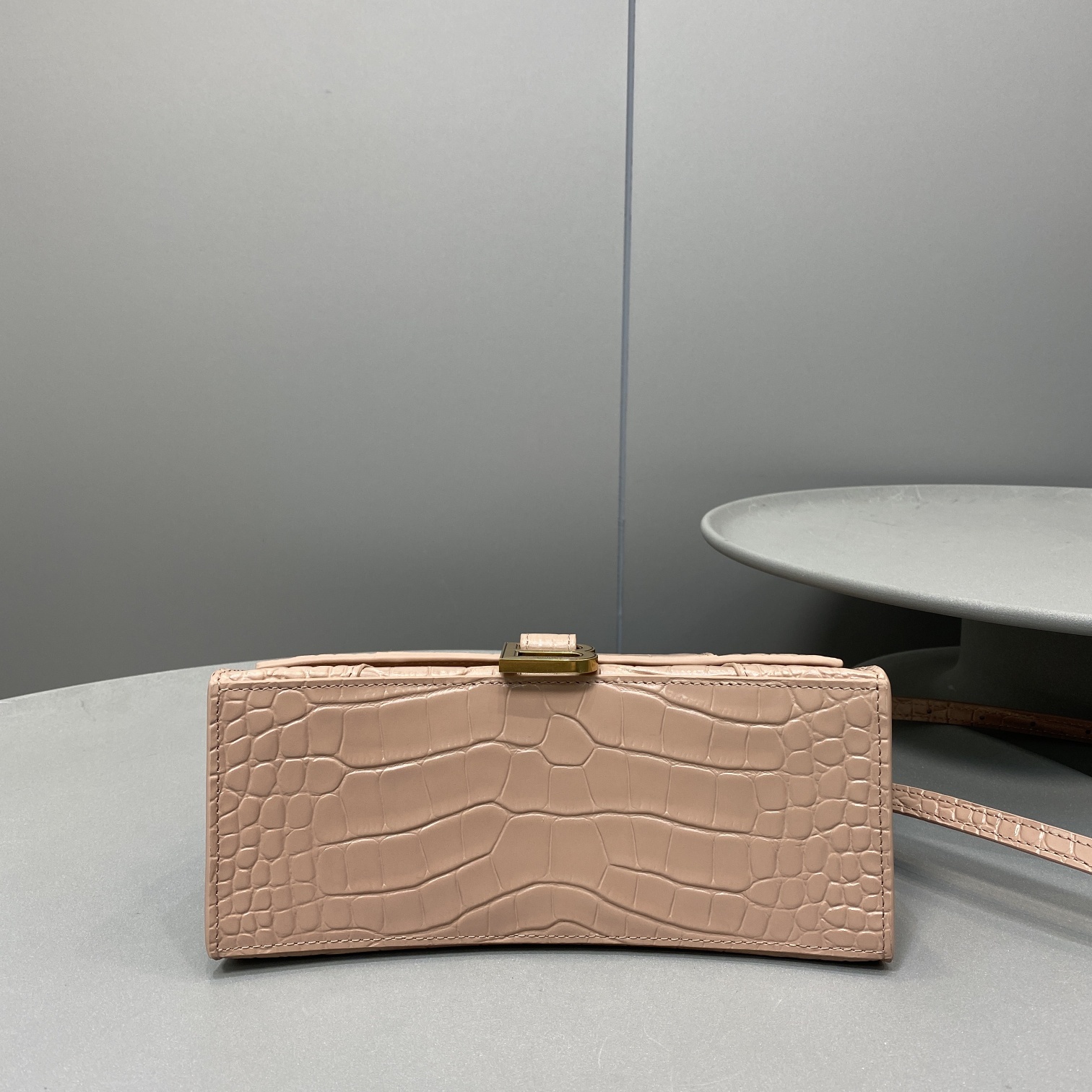Ba1en*iaga Hourglass Bag 23cm Nude