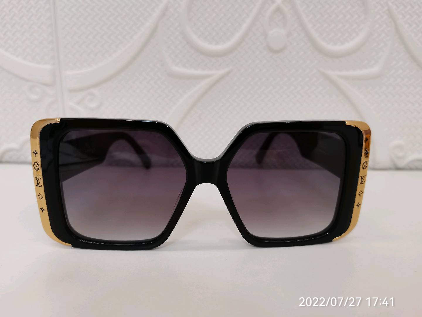 LV glasses