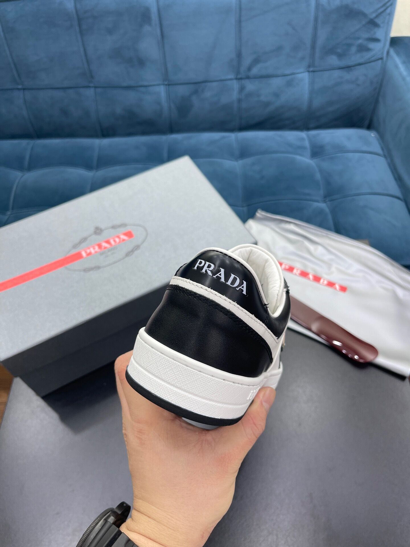 Pra*a Sneakers