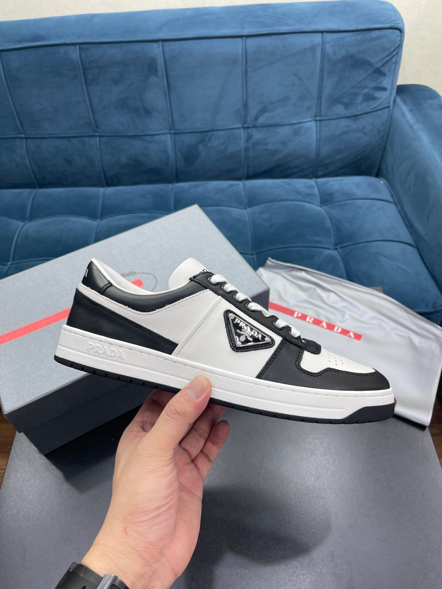 Pra*a Sneakers