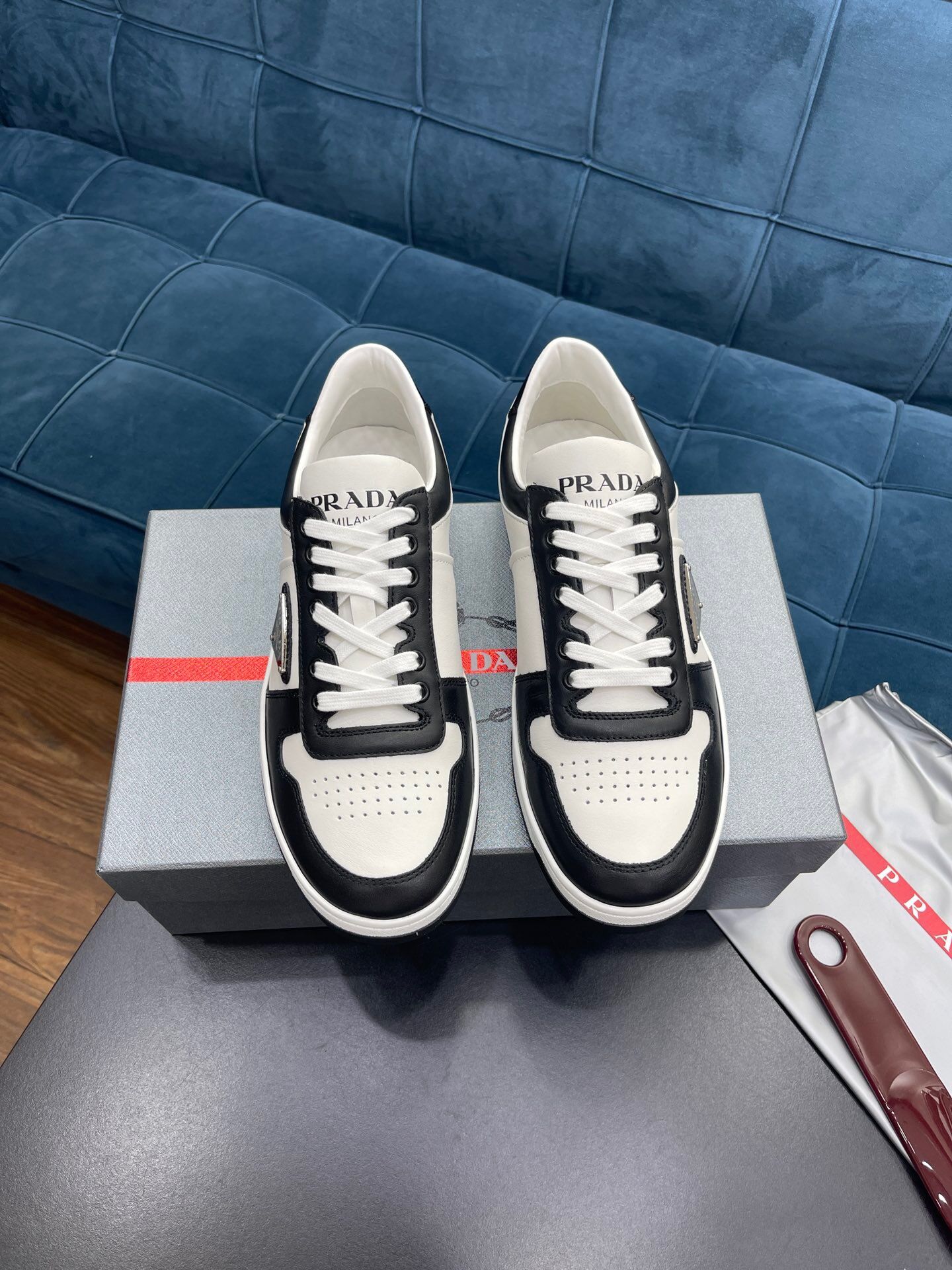 Pra*a Sneakers