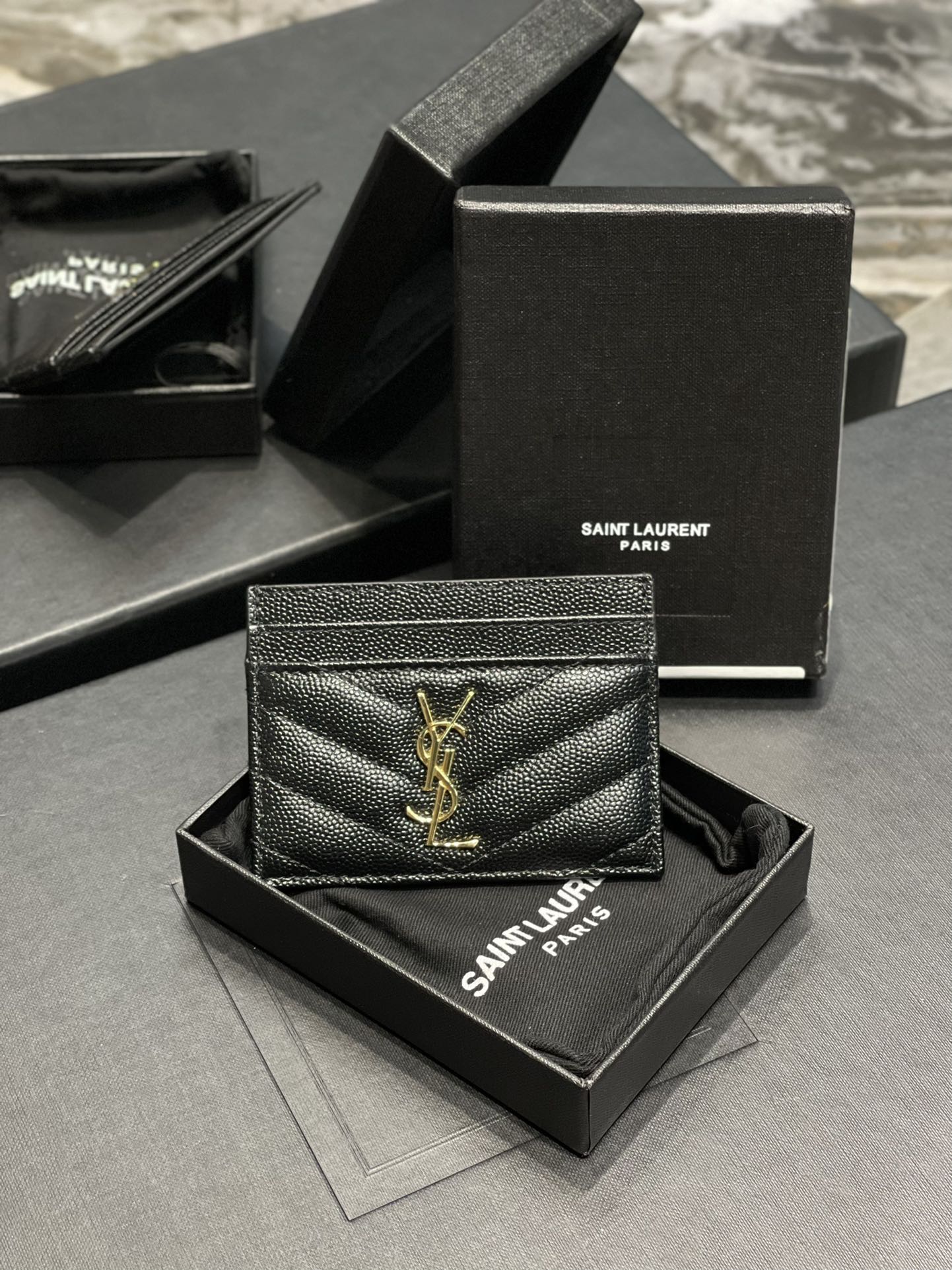Y51 Card Holder 001