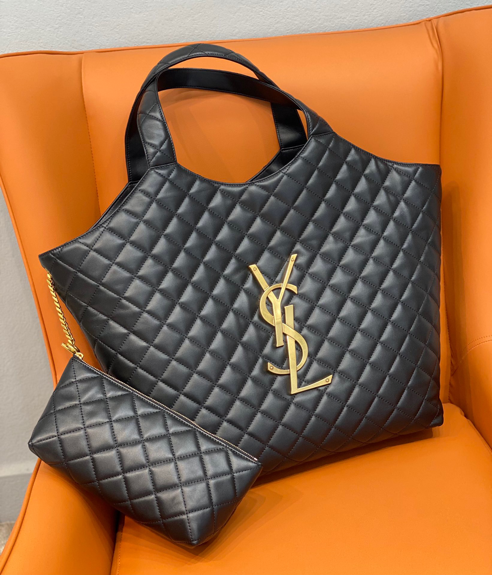 Bagsaaa Y51 ICARE TOTE Black