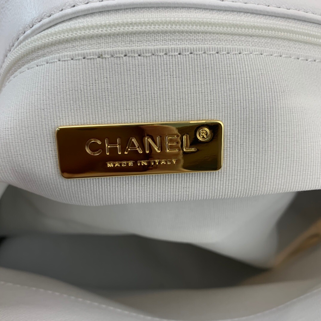 Ch**el 19 Flap Bag 26cm 002