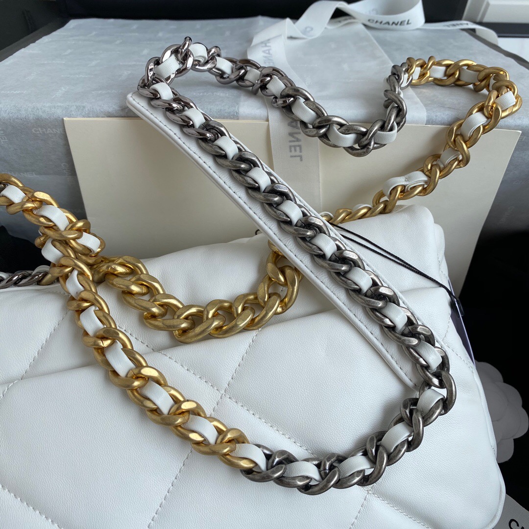 Ch**el 19 Flap Bag 26cm 002