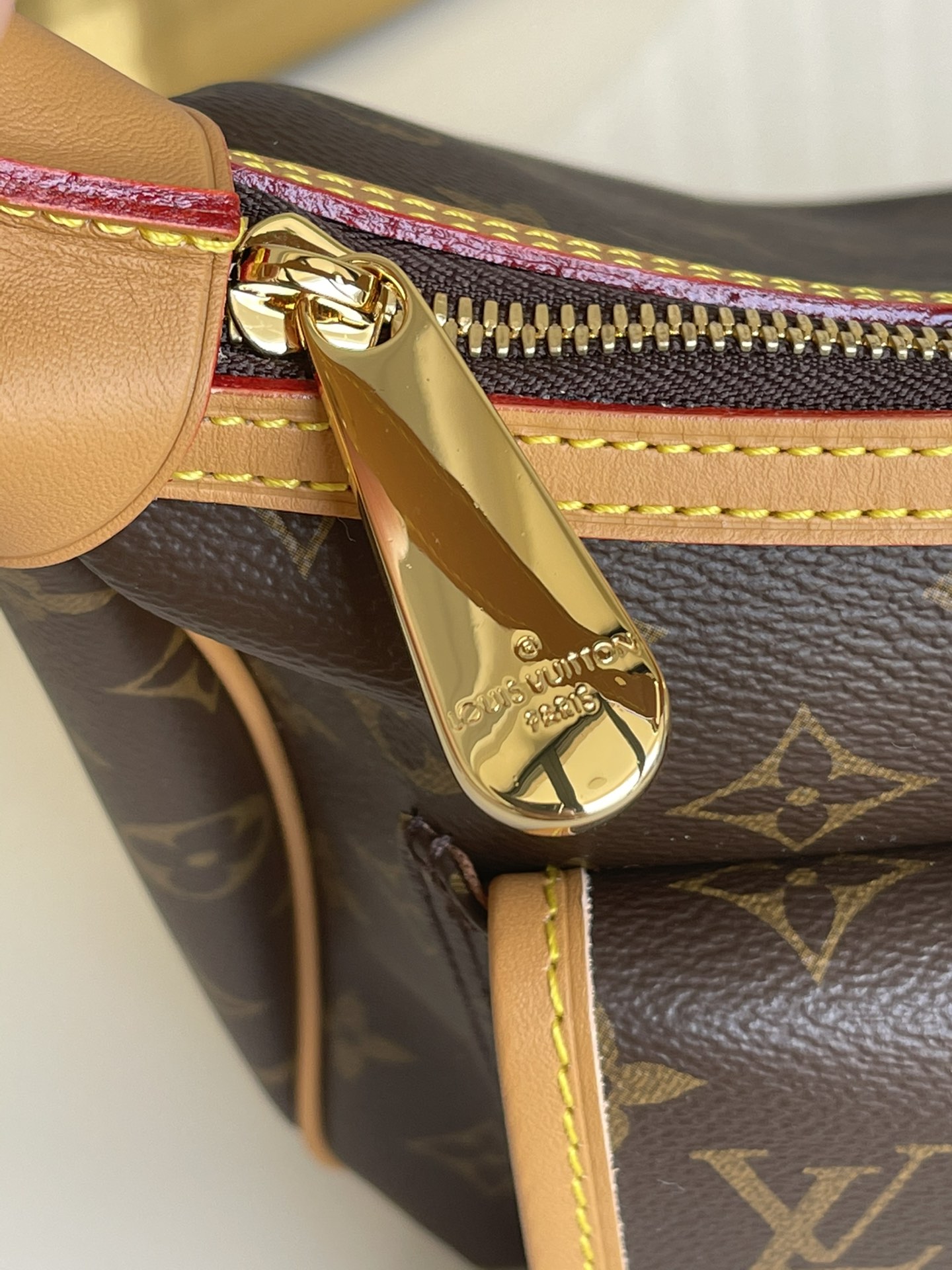 L0vis Vvtt0n Tikal GM one Handbag M40077