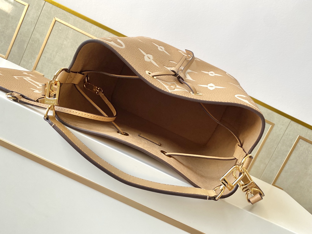 L0vis Vvtt0n Neonoe Bag M45080