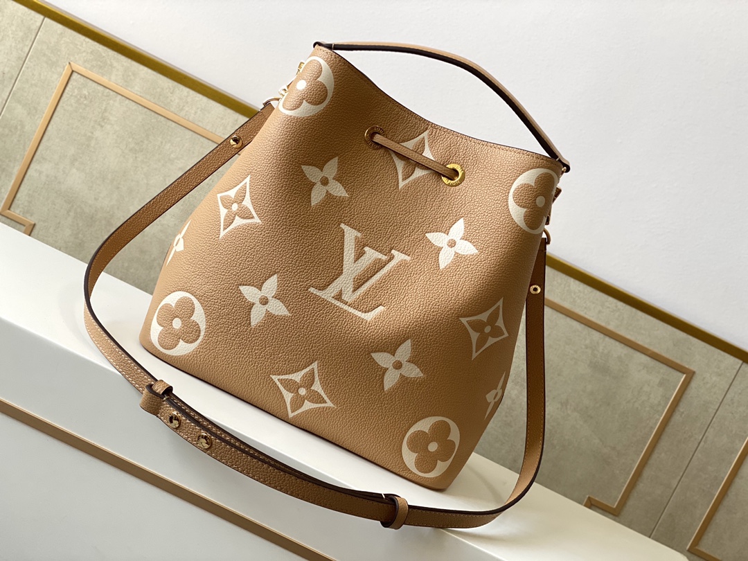 L0vis Vvtt0n Neonoe Bag M45080