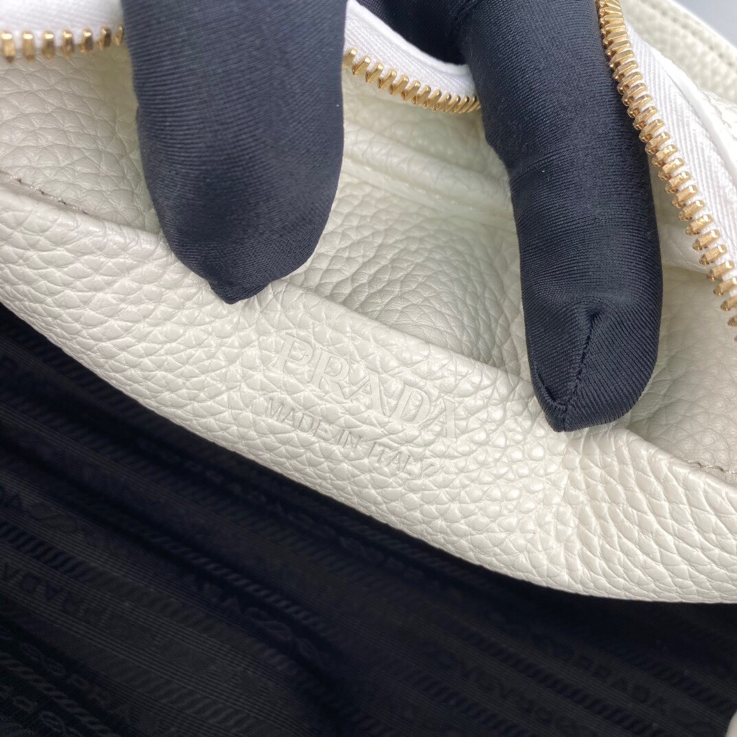 Pra*a Handle Bag 1BH078 03