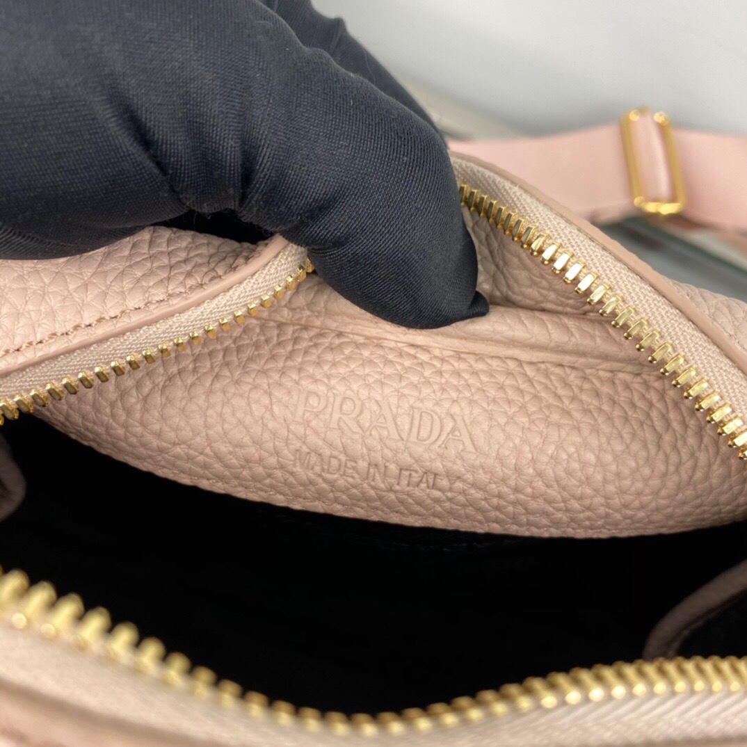 Pra*a Shoulder Bag 1BH187