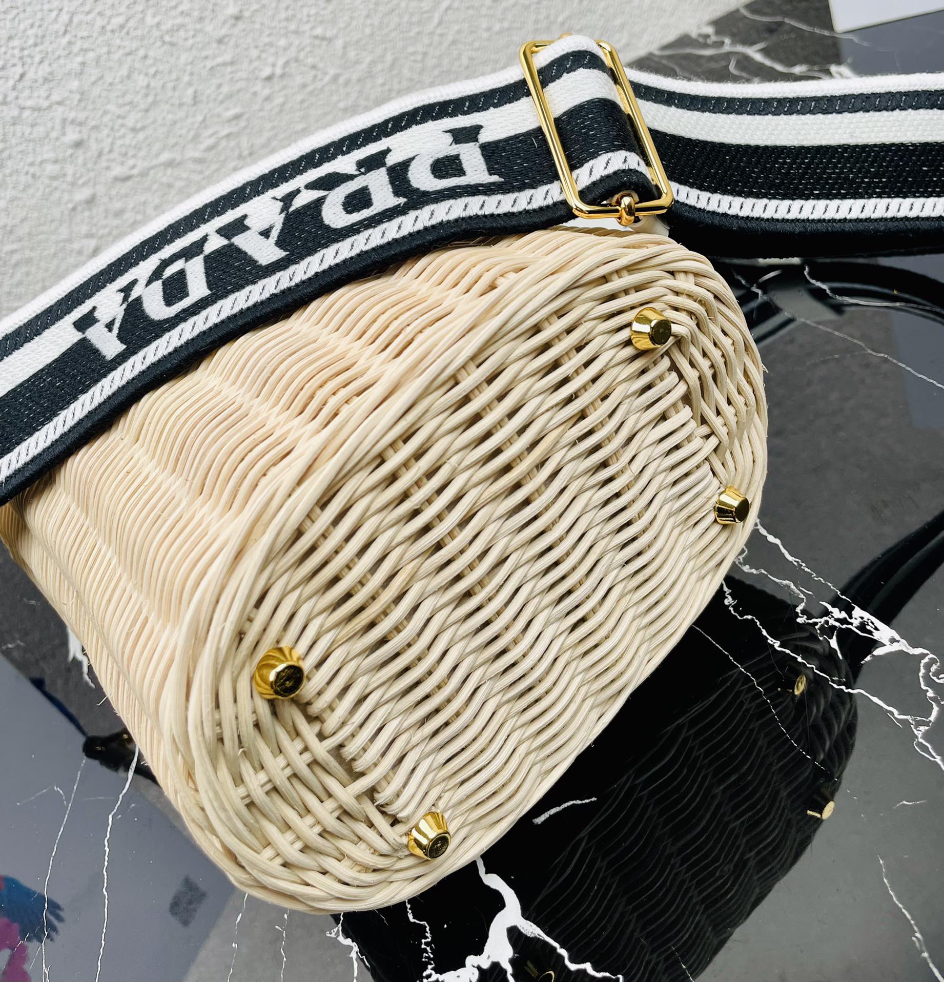 Pra*a Bucket Shoulder Bag 1BE062