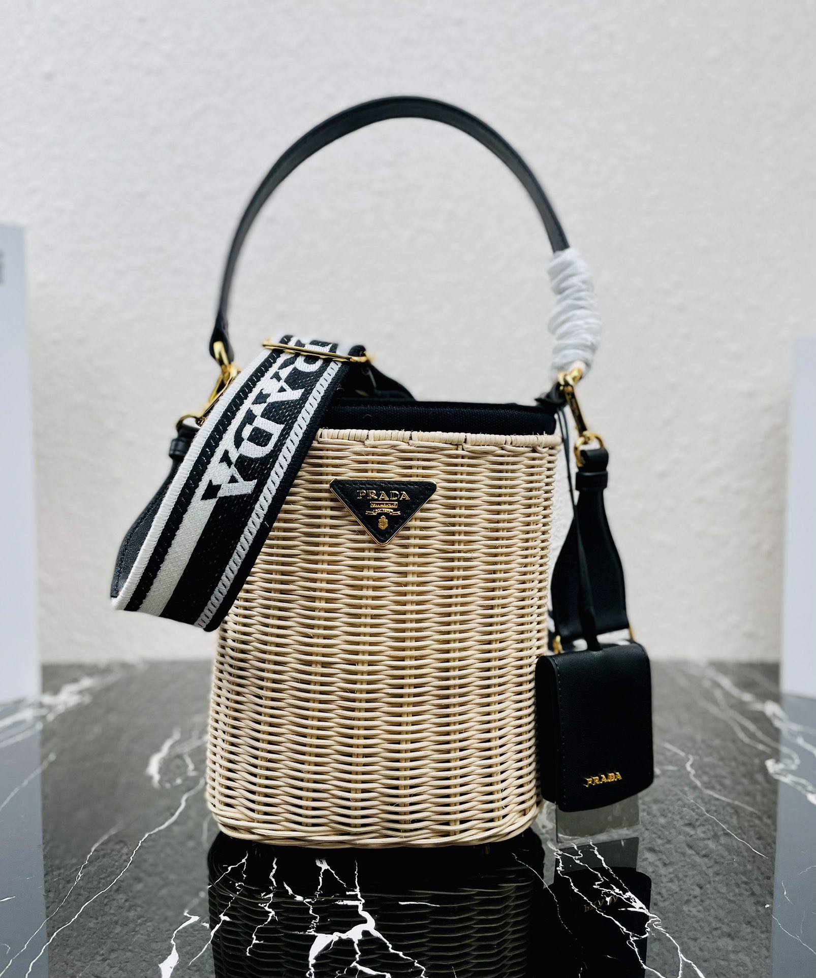 Pra*a Bucket Shoulder Bag 1BE062 02