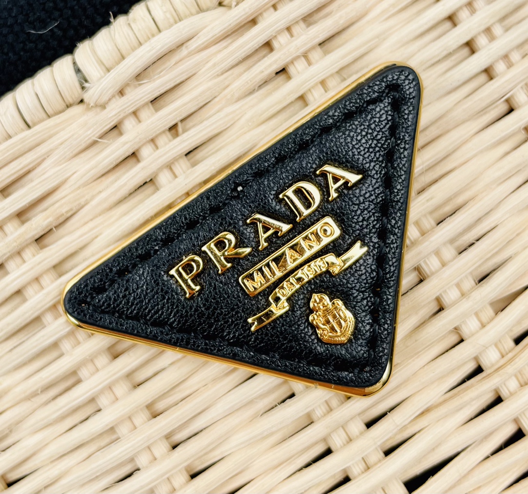 Pra*a Bucket Shoulder Bag 1BE062 02