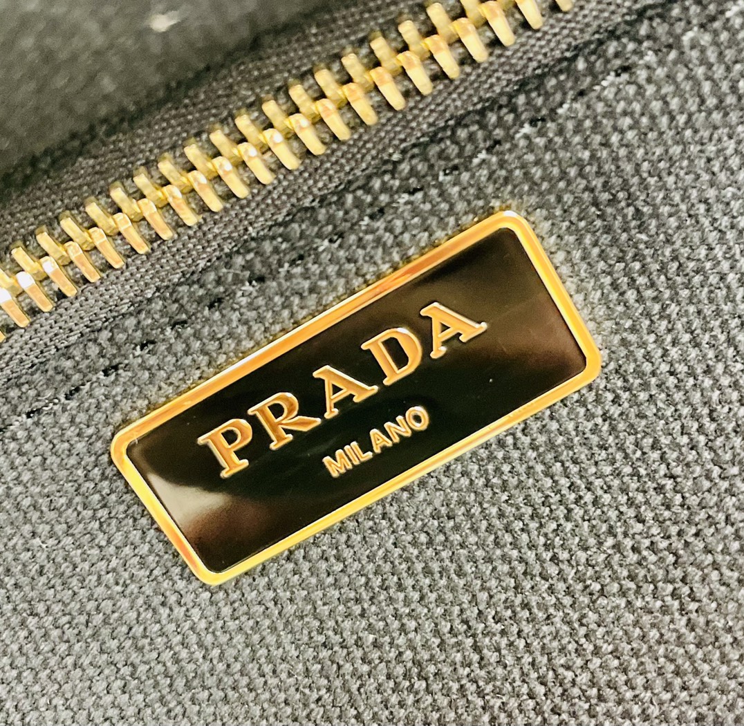 Pra*a Bucket Handle Bag 1BG835