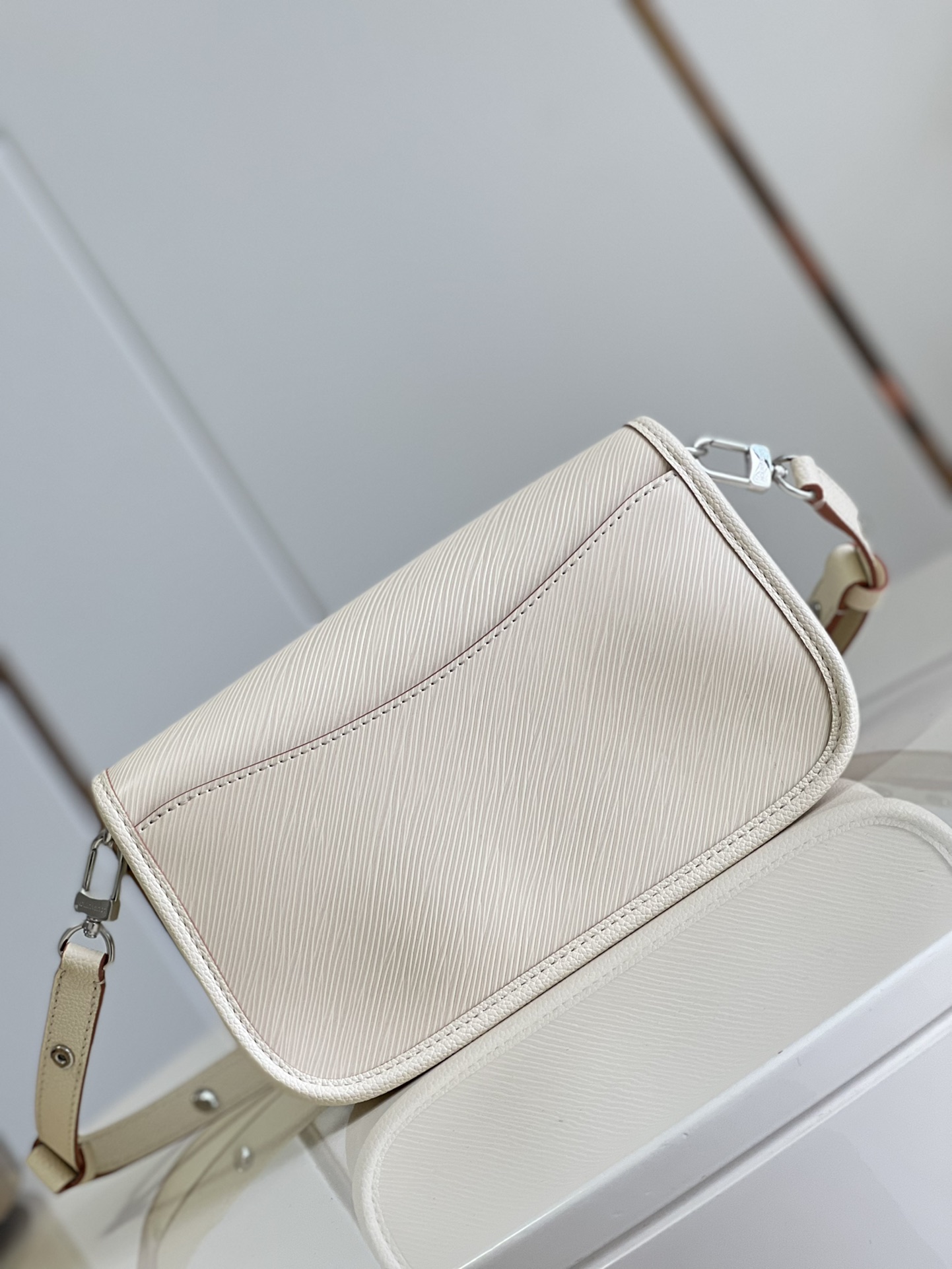 L0vis Vvtt0n Buci Handbag 24.5cm M59386