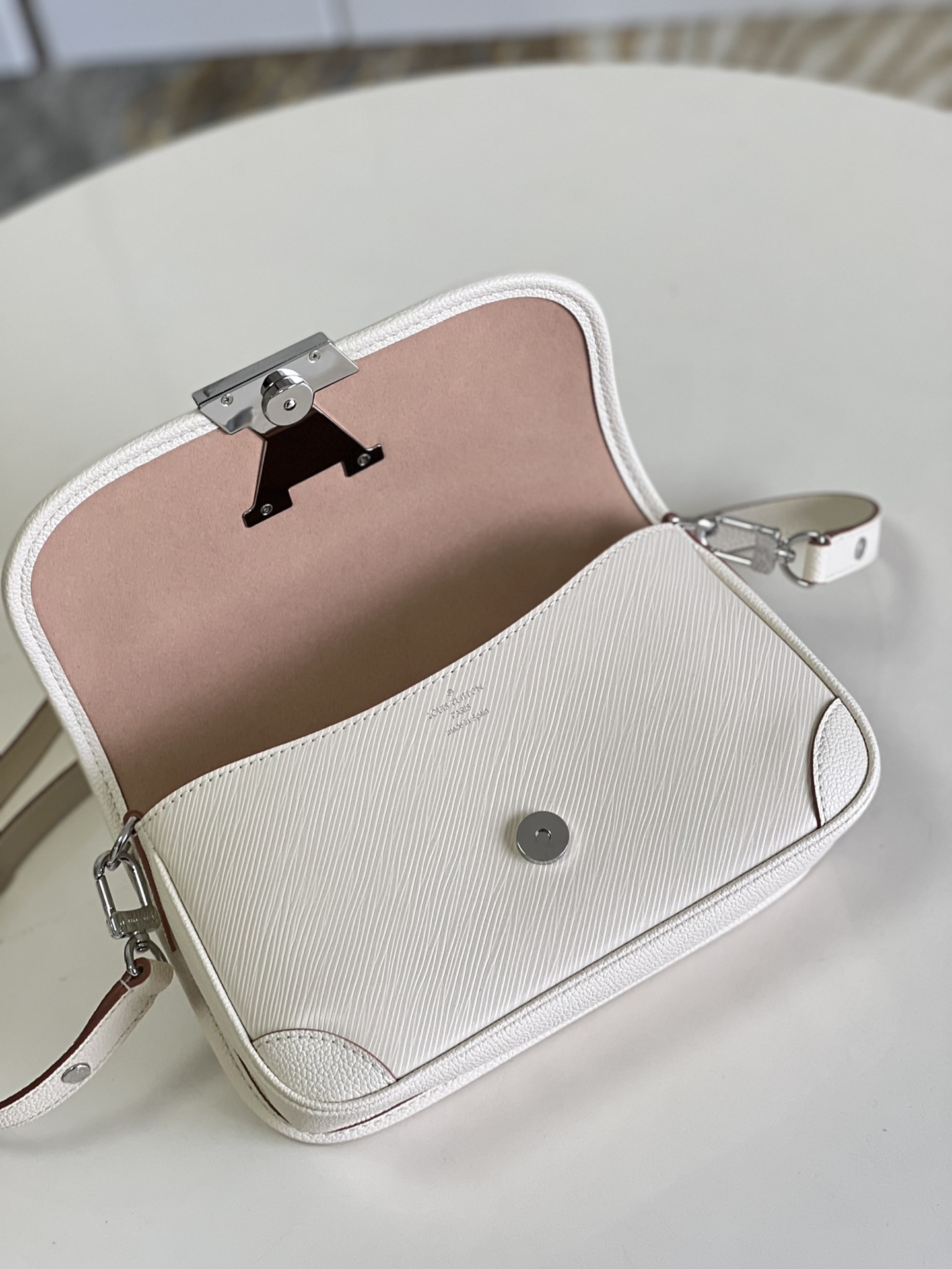 L0vis Vvtt0n Buci Handbag 24.5cm M59386
