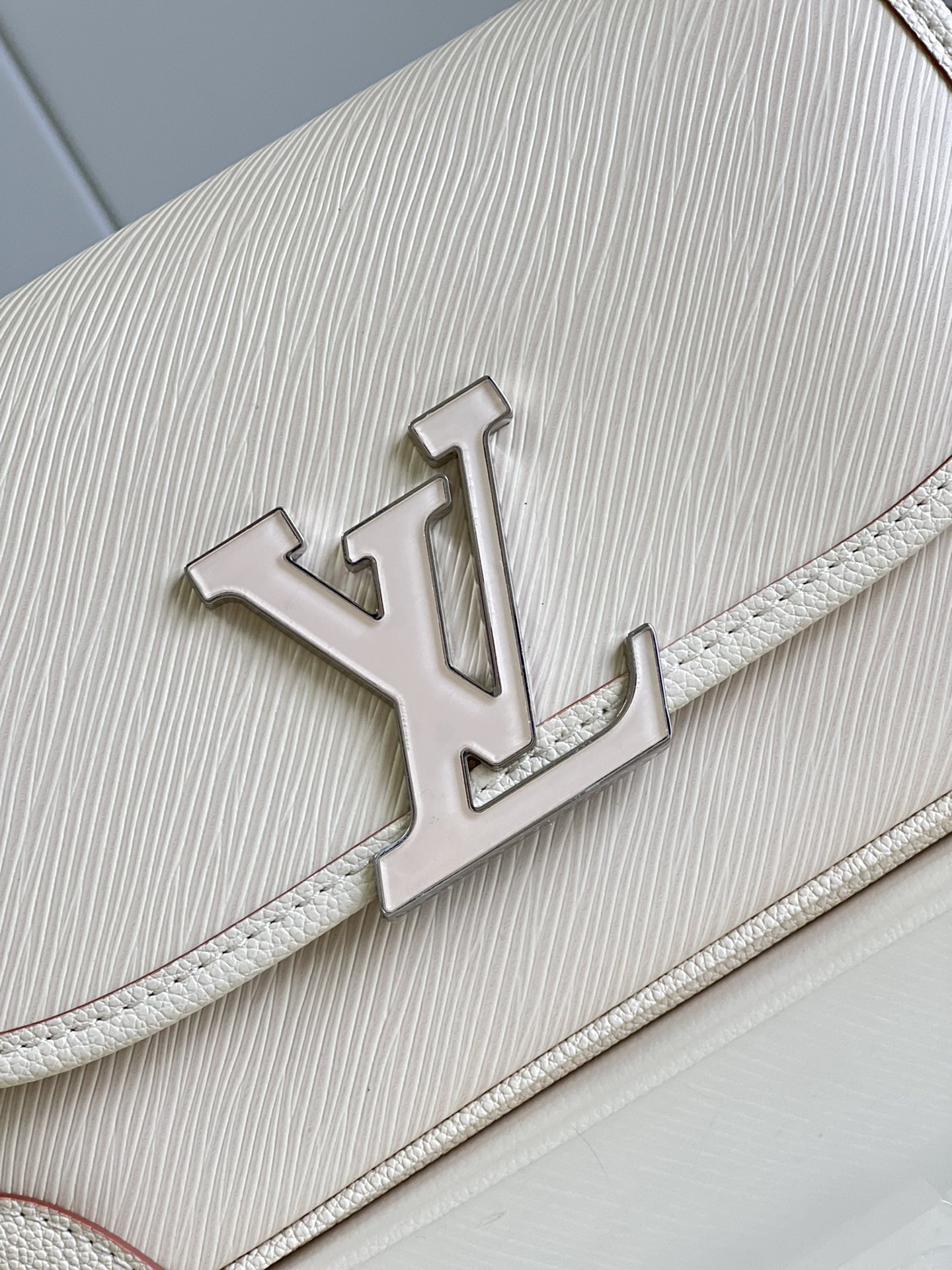 L0vis Vvtt0n Buci Handbag 24.5cm M59386