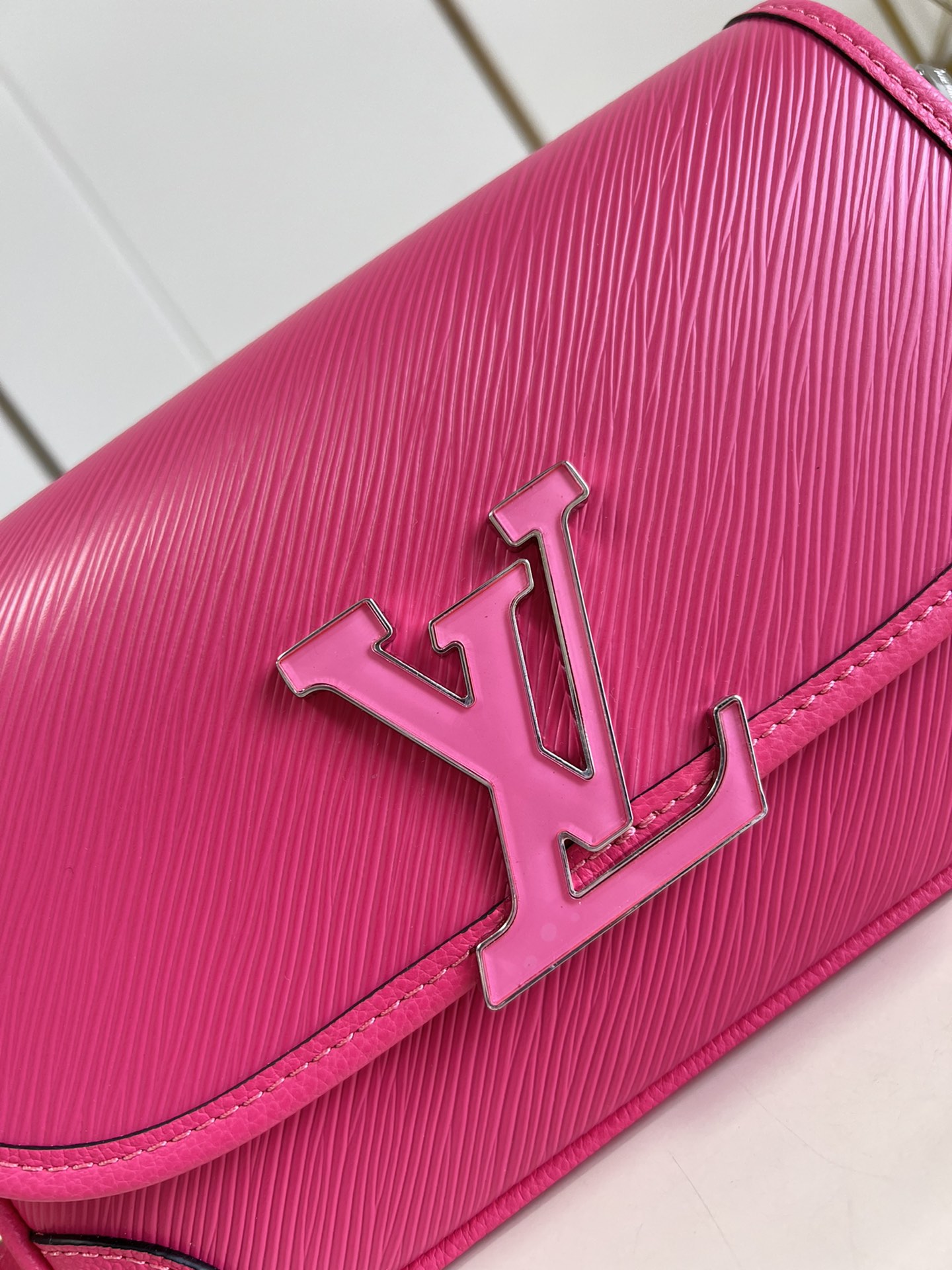 L0vis Vvtt0n Buci Handbag 24.5cm M59386 002