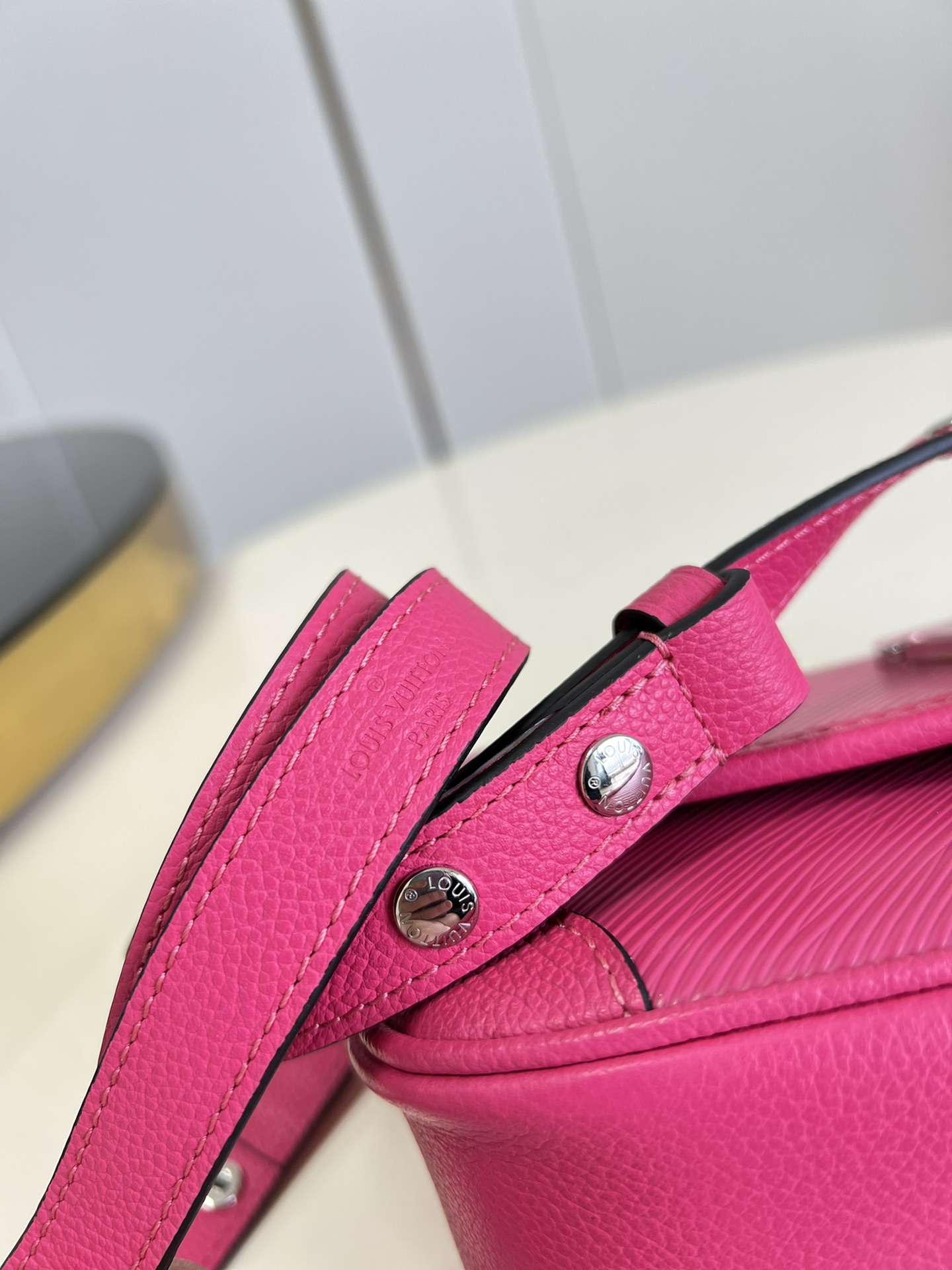 L0vis Vvtt0n Buci Handbag 24.5cm M59386 002
