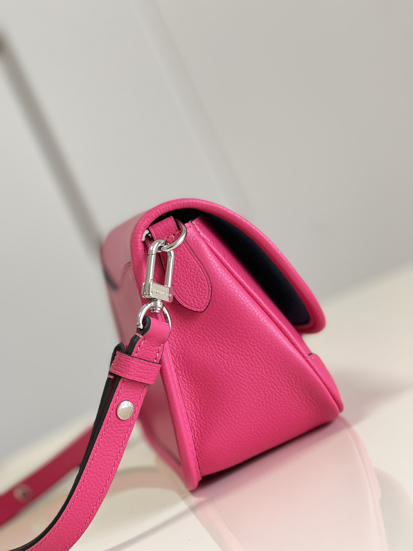 L0vis Vvtt0n Buci Handbag 24.5cm M59386 002