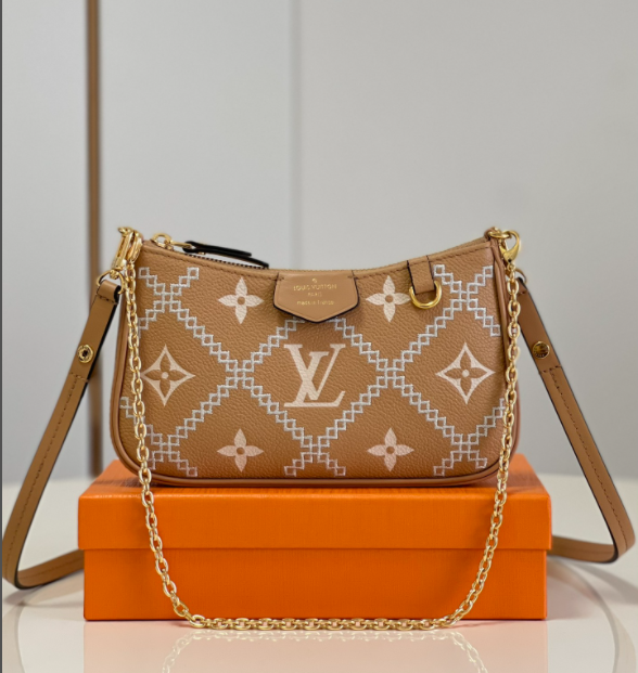 L0vis Vvtt0n Easy Pouch On Strap 001