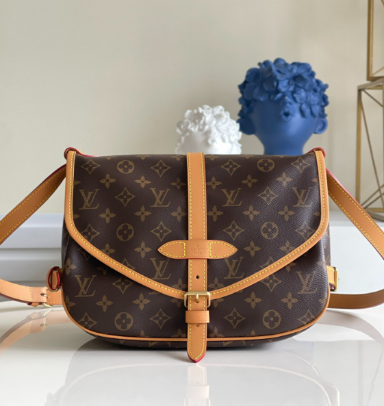 L0vis Vvtt0n Saumur Bag M40710