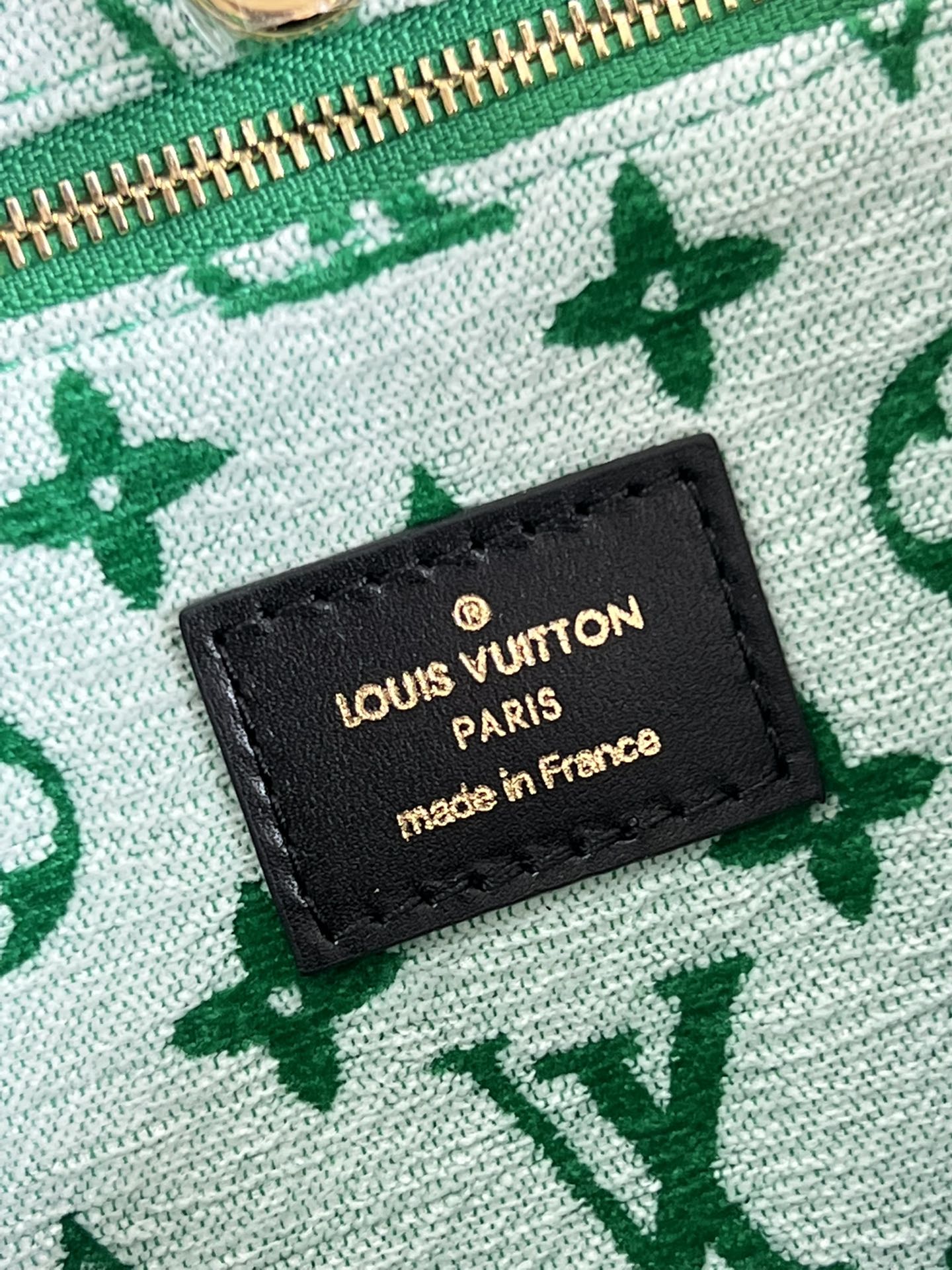 L0vis Vvtt0n Onthego Handbag 25cm