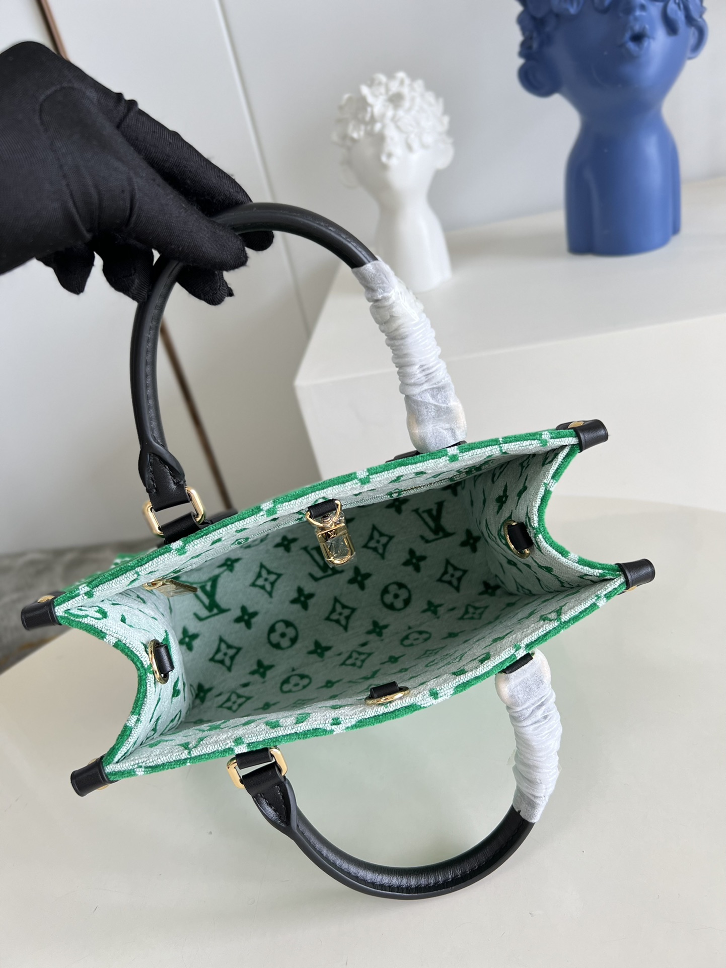 L0vis Vvtt0n Onthego Handbag 25cm