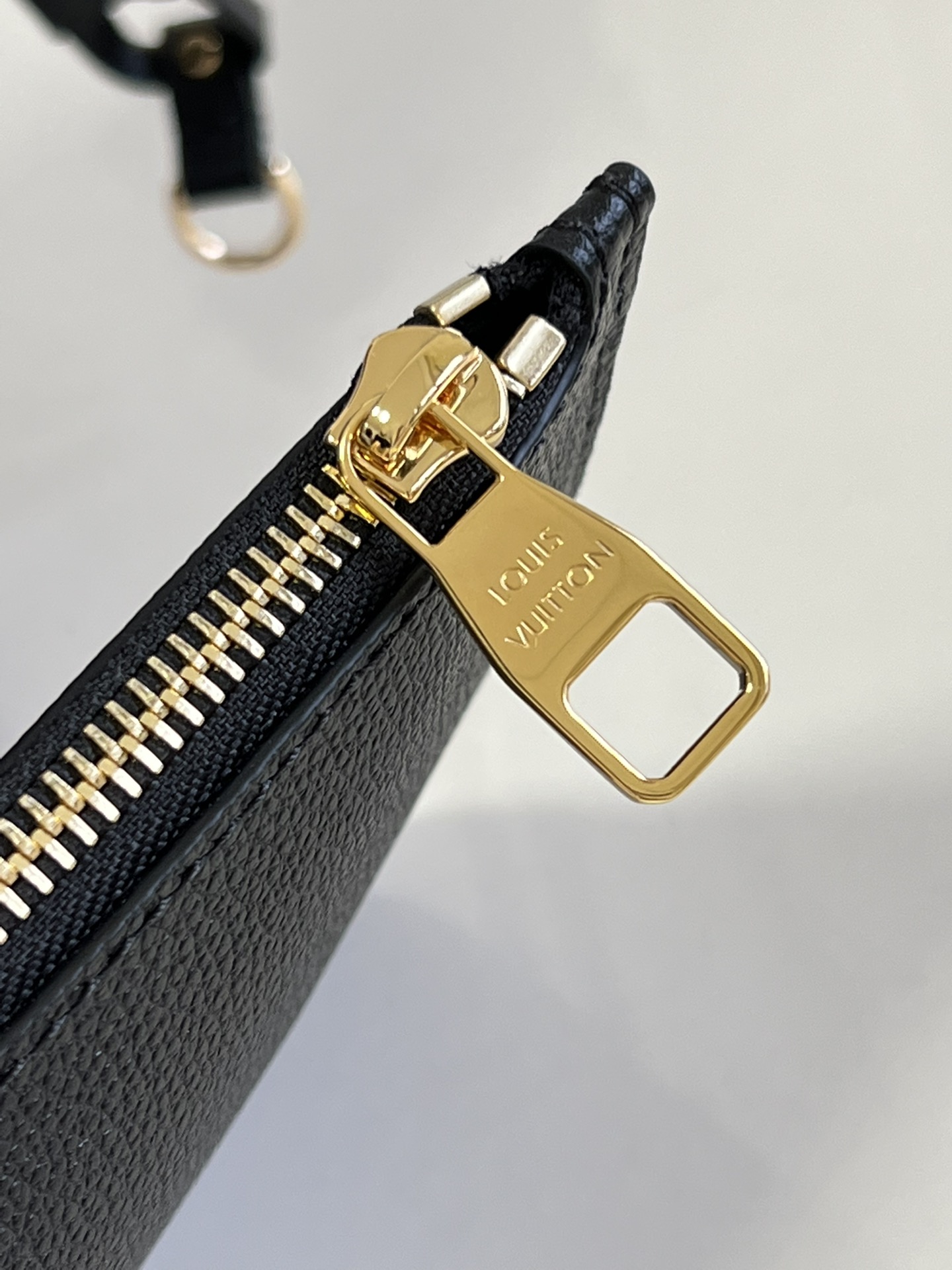 L0vis Vvtt0n Neverfull Bag Black M46040