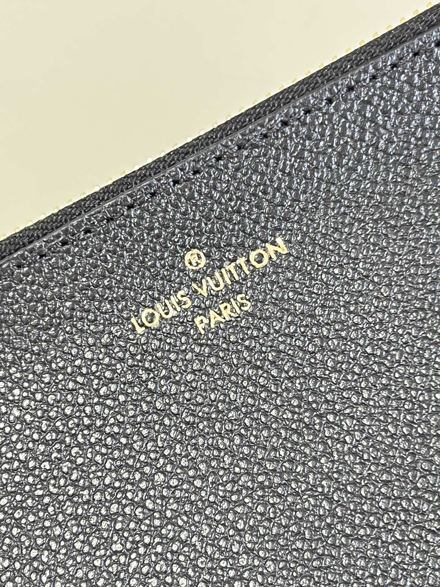 L0vis Vvtt0n Neverfull Bag Black M46040