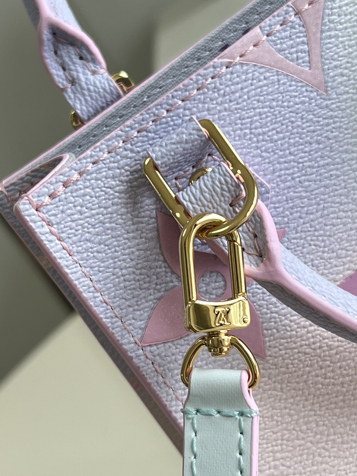 L0vis Vvtt0n Petite Sac Plat Bag M81341
