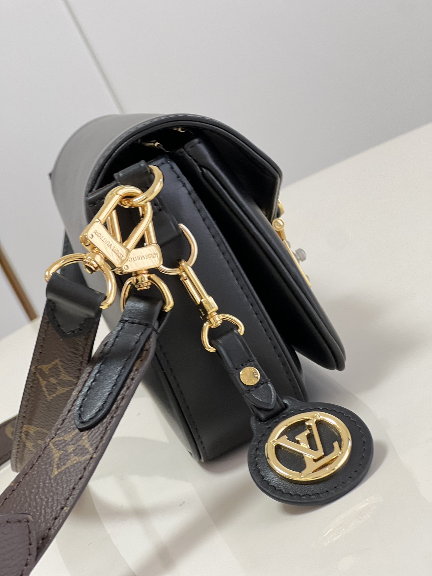 L0vis Vvtt0n Swing Poch handbag M20393